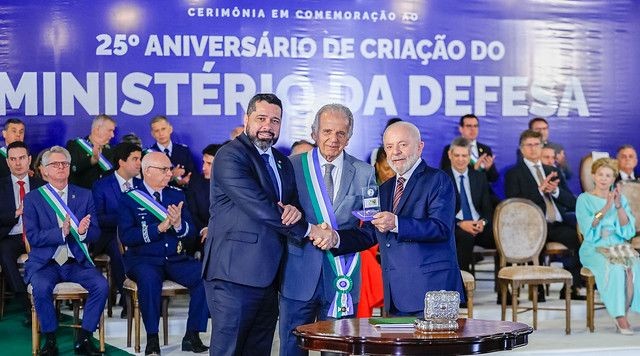 Imagem da noticia Forças Armadas brasileiras reforçaram fronteiras com a Venezuela, diz ministro da Defesa de Lula