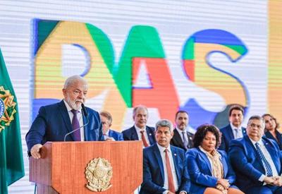 Lula assina PL para tornar crime hediondo violência dentro de escolas Lula assina PL para tornar crime hediondo violência dentro de escolas