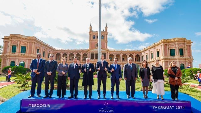 Imagem da noticia Lula defende volta da Venezuela ao Mercosul e prega integração no continente