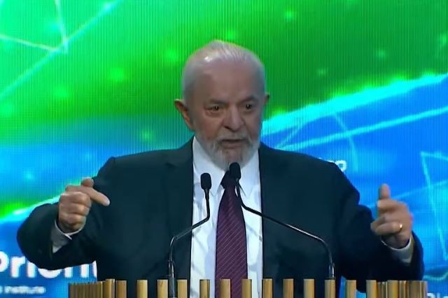 Imagem da noticia Lula volta a defender exploração de petróleo na Margem Equatorial: "Chance de o Brasil crescer"