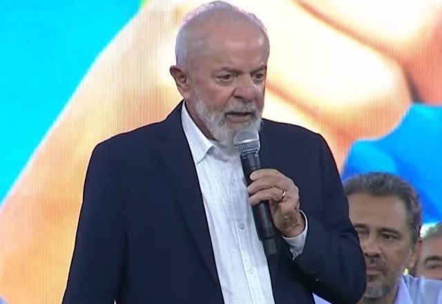 Imagem da noticia Lula diz para mulher "parar de ter filho" e chama presidente da Caixa de "gordinho simpático"