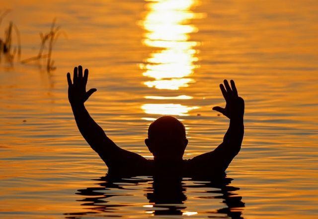 Imagem da noticia Seguranças de Lula afastam banhistas em praia do Tapajós (PA)