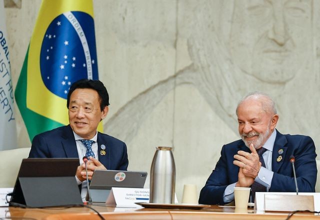 Imagem da noticia Lula diz que ajuste fiscal não justifica queda em investimento social