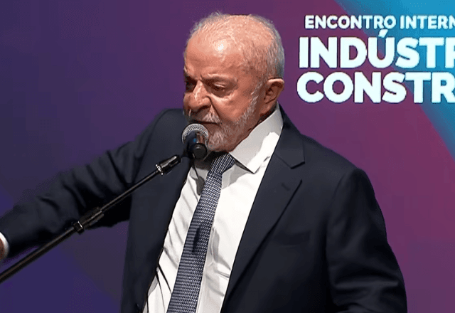 Imagem da noticia Lula pede que empresários não se assustem com fim da 6x1: “Ninguém vai impor na marra”