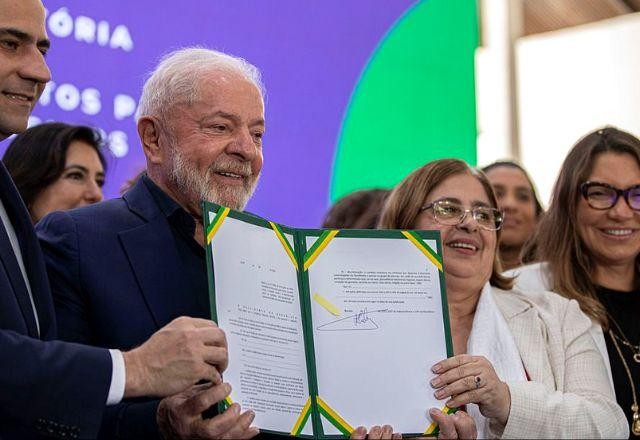 Imagem da noticia STF invalida decretos de Bolsonaro sobre armas; Lula sanciona lei de igualdade salarial