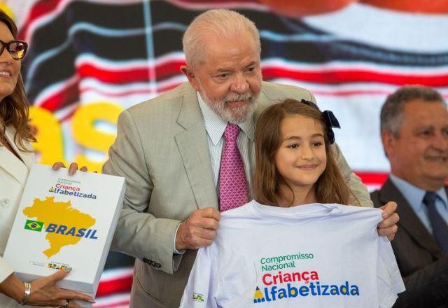 Imagem da noticia Brasil "falhou miseravelmente" com alfabetização, diz Lula