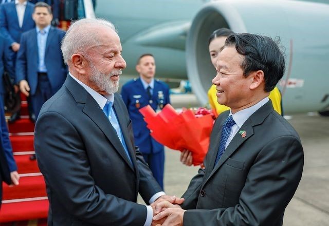 Imagem da noticia Lula chega ao Vietnã e deve se encontrar com presidente do país