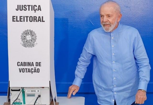 Imagem da noticia Lula vota em escola de São Bernardo do Campo (SP): "Momento de o povo se manifestar"