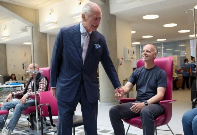 Imagem da noticia Rei Charles III encontra pacientes com câncer em 1ª agenda pública após diagnóstico