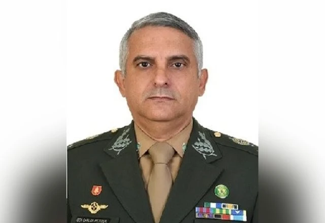 Imagem da noticia Exército descarta promoção de general indiciado pela CPMI do 8/1