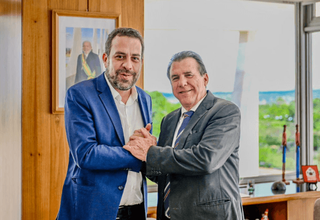 Imagem da noticia Boulos e Marinho discutem propostas para trabalhadores de aplicativos