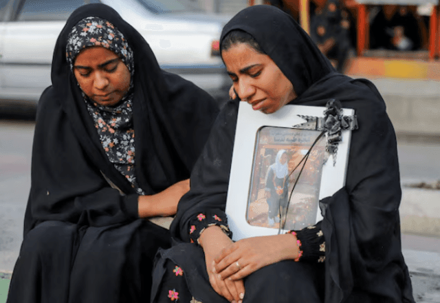 Imagem da noticia EUA afundam navio iraniano e Otan abate míssil que seguia para Turquia