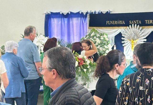 Imagem da noticia Corpo do ator Jeff Machado, morto no RJ, é velado em SC