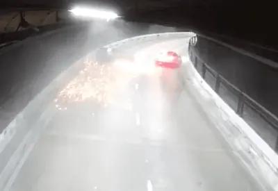 Mãe assume responsabilidade por direção de Porsche após acidente em túnel de SP Mãe assume responsabilidade por direção de Porsche após acidente em túnel de SP