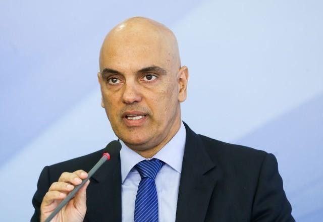 Imagem da noticia Moraes proíbe PF e PRF de realizar operações em transporte de eleitores