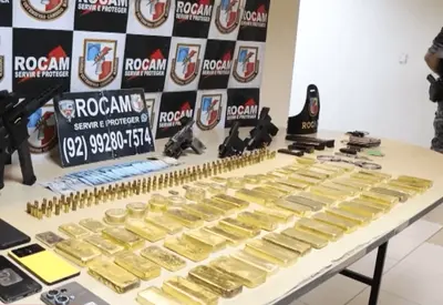 Policiais são presos com 77 barras de ouro avaliadas em R$ 45 milhões após denúncia no AM Policiais são presos com 77 barras de ouro avaliadas em R$ 45 milhões após denúncia no AM