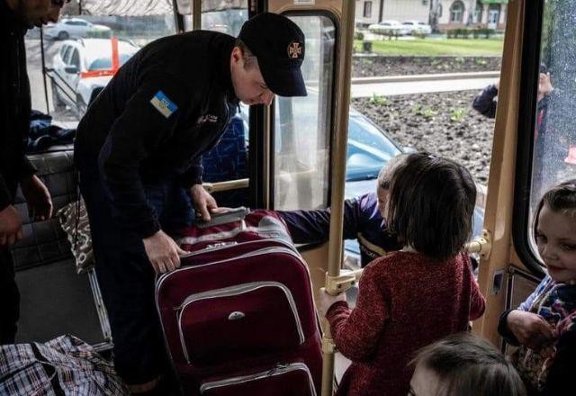 Imagem da noticia Ucrânia evacua moradores de áreas próximas à usina nuclear de Zaporizhzhia
