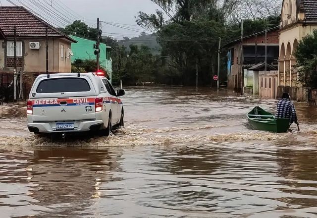 Imagem da noticia Lula critica burocracia e pede a bancos resposta imediata ao Rio Grande do Sul