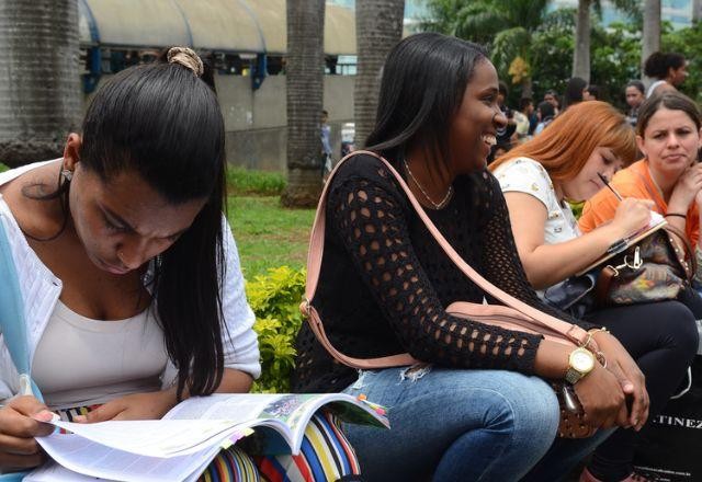 Imagem da noticia Enem 2023: Portões são fechados para que candidatos façam as provas do 1º dia