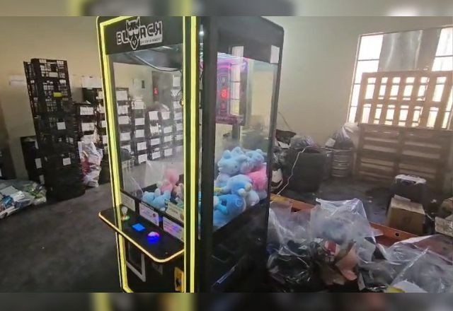Imagem da noticia Golpe da máquina de pegar ursinhos: criminosos programam "garra fraca" para evitar recompensas
