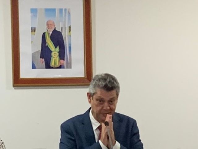 Imagem da noticia Reforma Ministerial: Macêdo diz que não foi informado sobre demissão, mas fica no cargo 'enquanto Lula quiser'