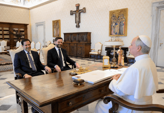 Imagem da noticia Marco Rubio se reúne com papa Leão XIV em meio a ataques de Trump ao líder do Vaticano