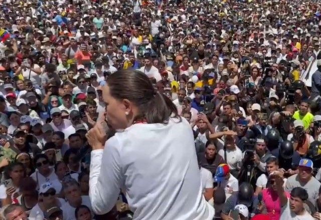 Imagem da noticia "Nunca fomos tão fortes como hoje, o regime nunca foi tão fraco", diz líder da oposição em protesto na Venezuela
