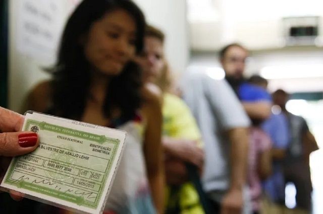 Imagem da noticia Posicionamento político: 40% dos brasileiros não se identificam nem com direita nem com esquerda