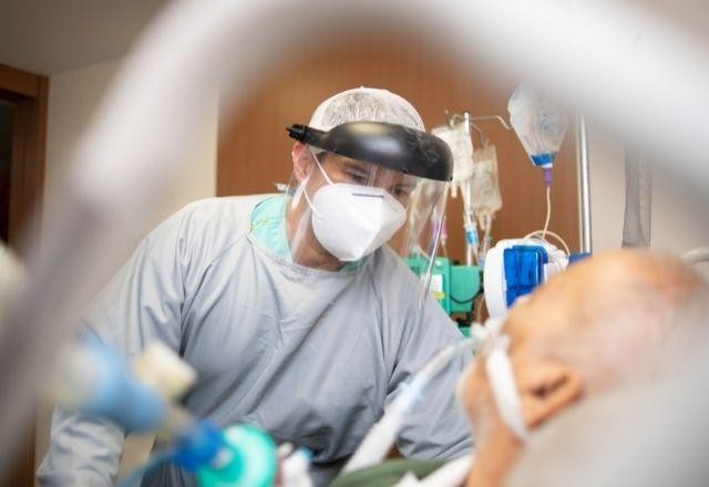 Imagem da noticia Rio de Janeiro registra mais de 10 mil casos de covid em 24 horas