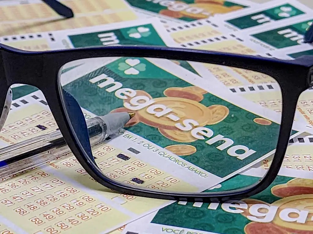 Imagem da noticia Mega-Sena acumula e chega a R$ 185 milhões; veja os números sorteados