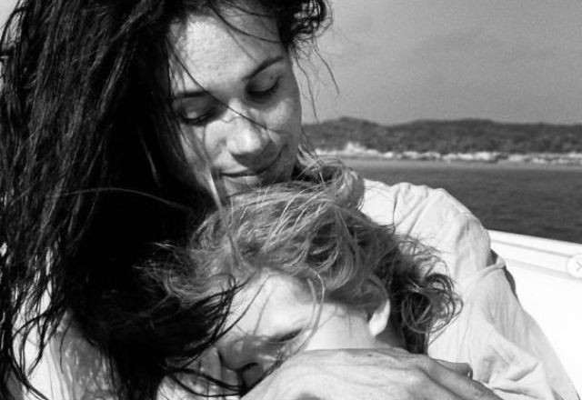 Imagem da noticia Meghan Markle e príncipe Harry celebram 4 anos da filha com vídeo inédito do nascimento