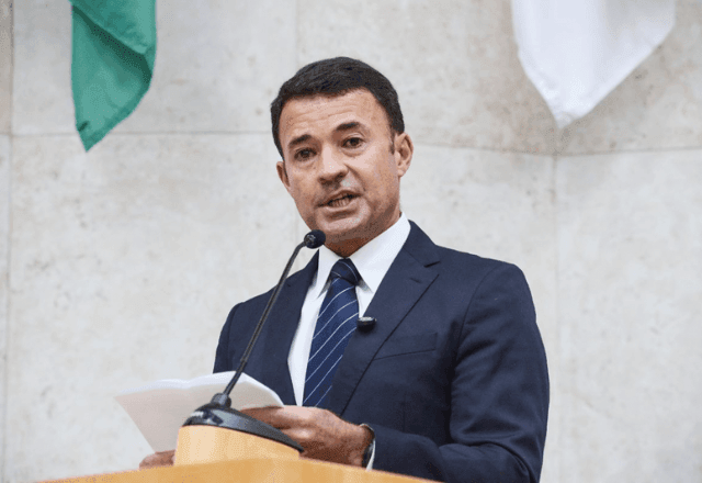 Imagem da noticia Mello Araújo celebra indicação ao Senado, mas lamenta que Eduardo Bolsonaro não possa disputar