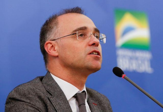 Imagem da noticia Mendonça pede vista e interrompe julgamento de Fernando Francischini