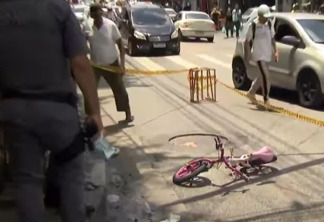 Imagem da noticia Menino de 10 anos morre ao tentar se pendurar em caminhão