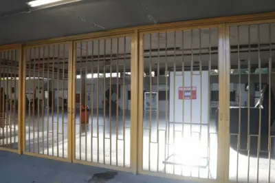 Metrô do Recife enfrenta greve e todas as estações estão fechadas nesta segunda (3) Metrô do Recife enfrenta greve e todas as estações estão fechadas nesta segunda (3)