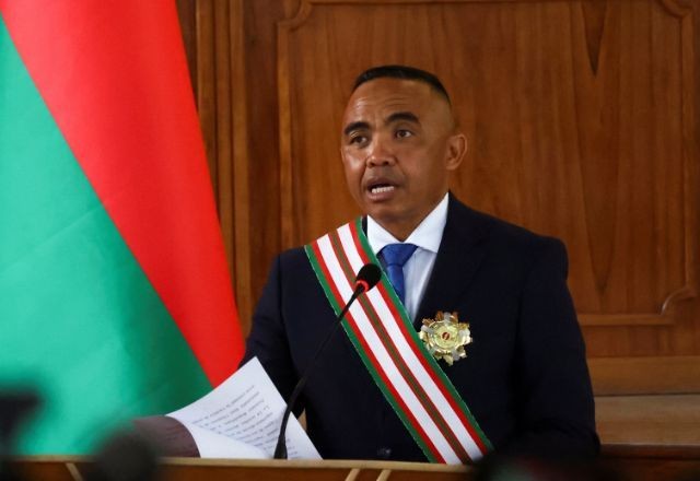 Imagem da noticia Líder do golpe de Estado em Madagascar, Randrianirina toma posse como presidente