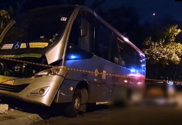 Imagem da noticia Condutor e garupa morrem em acidente com microônibus em SP