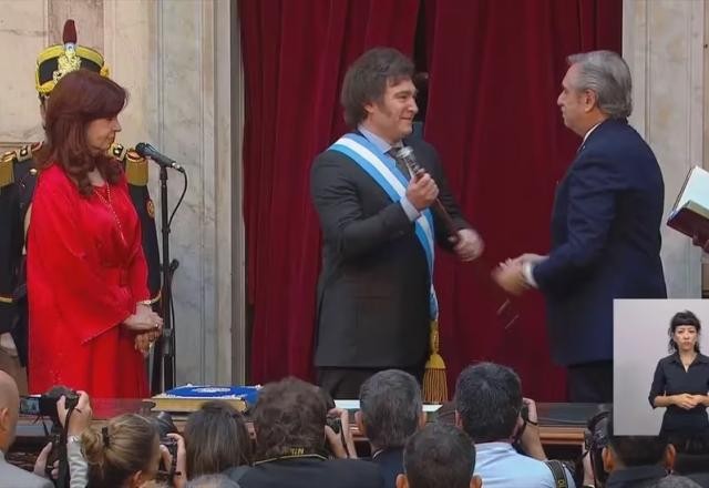 Imagem da noticia Javier Milei toma posse como presidente da Argentina