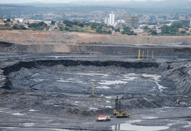 Imagem da noticia Setor de mineração se reúne em SP para discutir tarifa dos EUA e interesse por terras raras