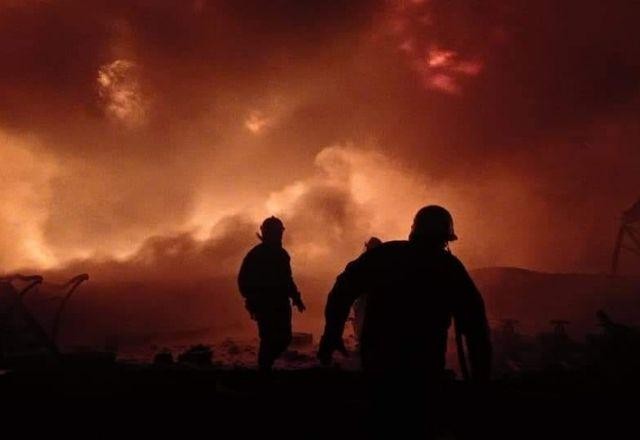Imagem da noticia Ataque russo atinge refinarias de petróleo na Ucrânia e provoca incêndio