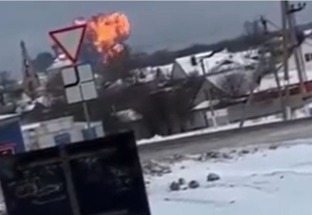 Imagem da noticia Rússia acusa Ucrânia de derrubar avião militar com 74 a bordo; Veja vídeo