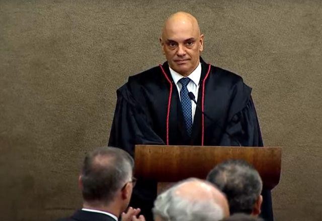 Imagem da noticia Diante de Bolsonaro, Moraes discursa em defesa da confiança das urnas