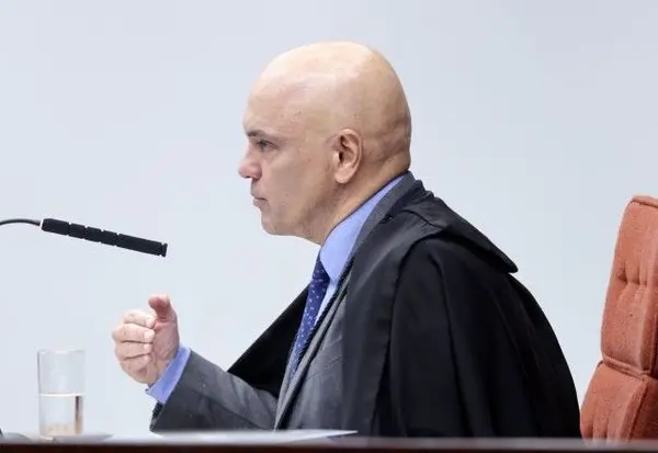 Imagem da notícia: Delegado da PF que investigou Bolsonaro é transferido para gabinete de Moraes