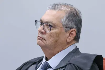Dino defende decisões monocráticas de ministros do STF: "Isso significa que a lei está sendo cumprida" Dino defende decisões monocráticas de ministros do STF: "Isso significa que a lei está sendo cumprida"