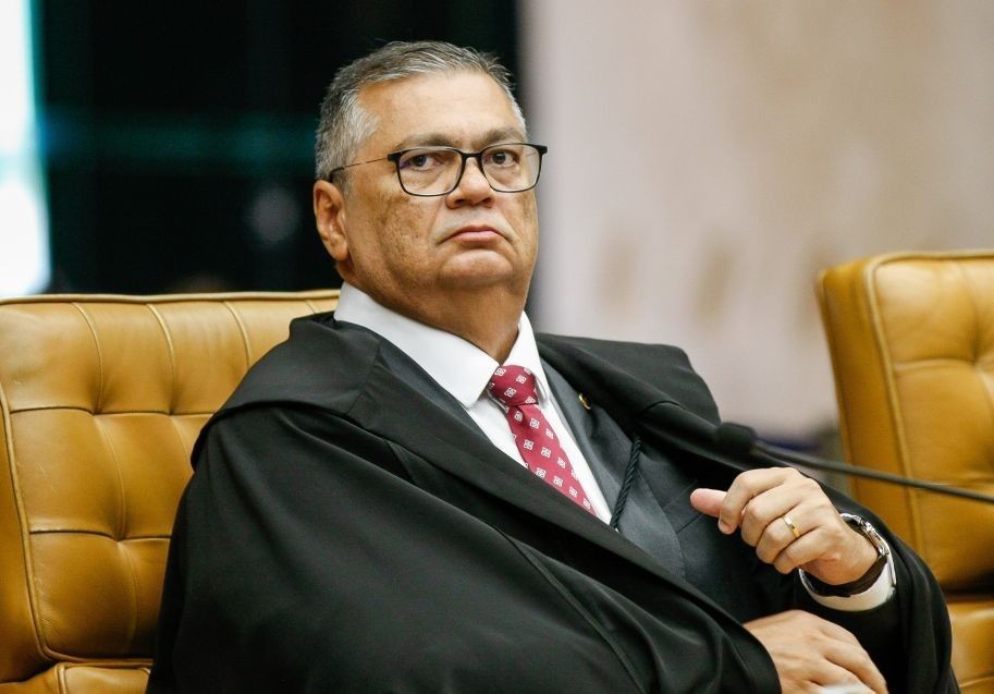 Imagem da noticia Dino impede Congresso de aprovar novas leis com penduricalhos que superam teto do funcionalismo