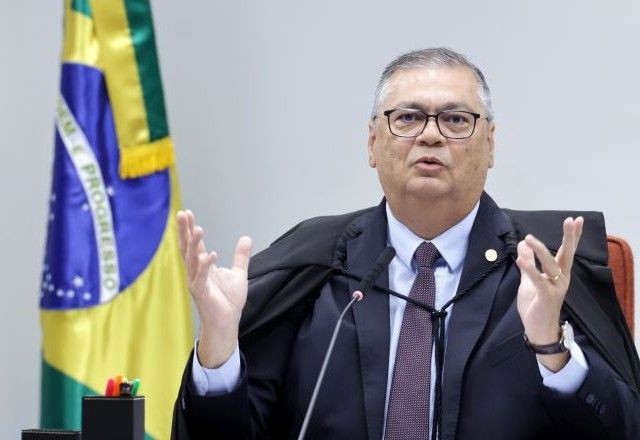 Imagem da noticia Dino adverte advogado de kid preto sobre uso de "poder de polícia" em julgamento no STF