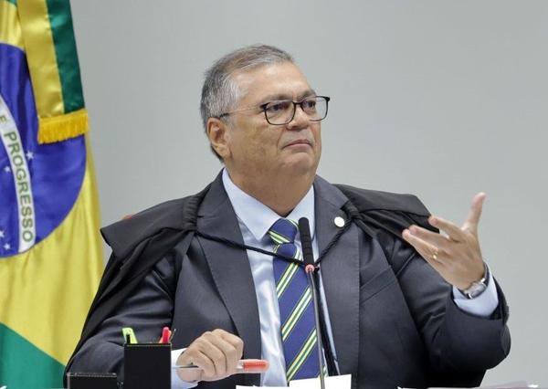 Imagem da notícia: Dino vai deixar com TSE solução para eleição suplementar no Rio