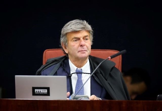 Imagem da noticia Bets: Fux proíbe uso do dinheiro de benefícios sociais, como Bolsa Família, em apostas