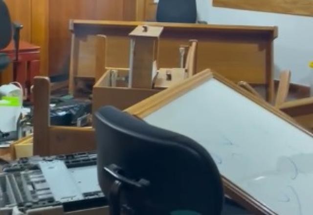 Imagem da noticia Ministro Paulo Pimenta mostra destruição no Palácio do Planalto