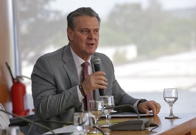 Imagem da noticia China suspende compra de frango do Brasil após caso de gripe aviária, diz ministro